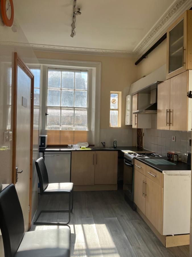 Apartamento Victoria Style Flat Near Victoria Station Londres Exterior foto