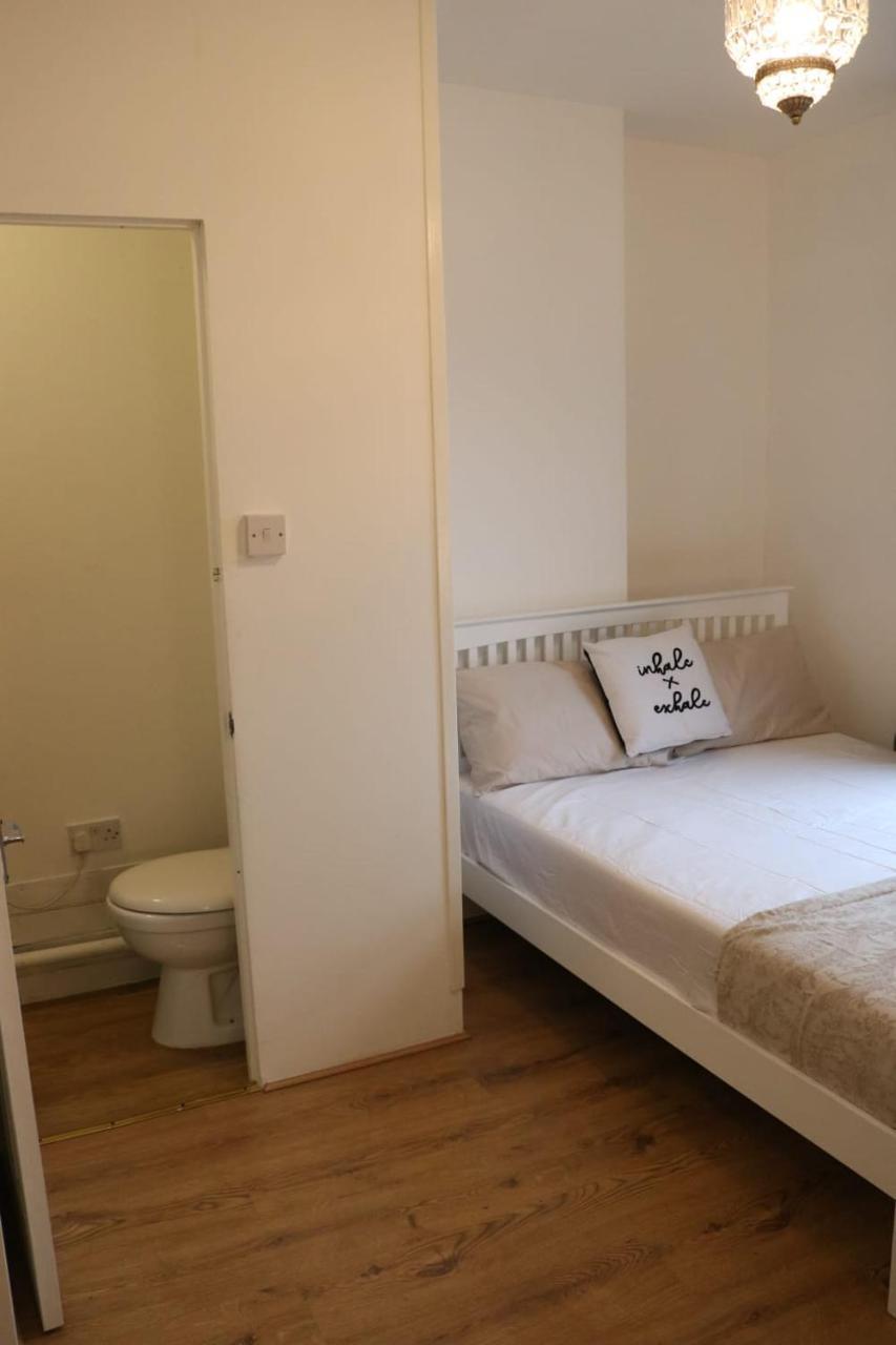 Apartamento Victoria Style Flat Near Victoria Station Londres Exterior foto